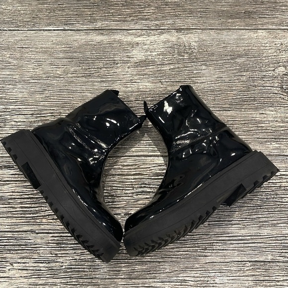 Zara Black Patent Leather Ankle Boots Size 36 - Picture 1 of 8